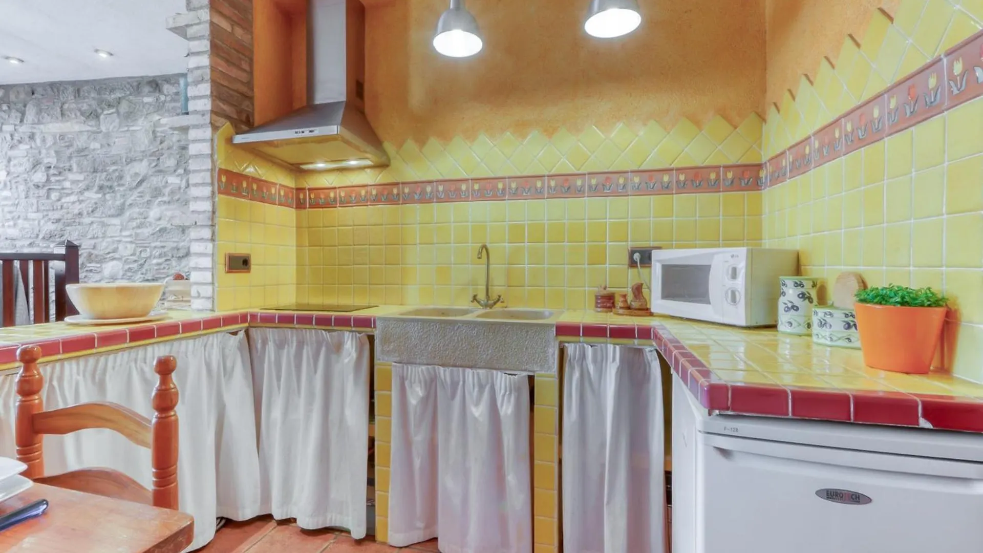 Spacious Apartment With Terrace Roses 0*,  Spain