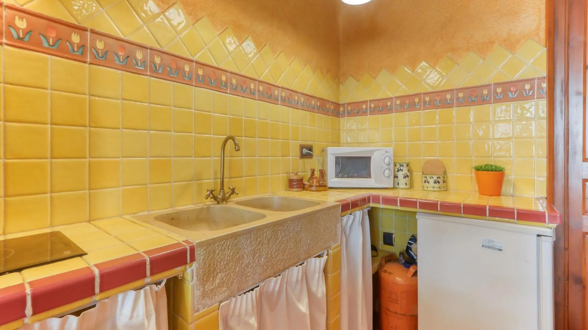 רוזס Spacious Apartment With Terrace